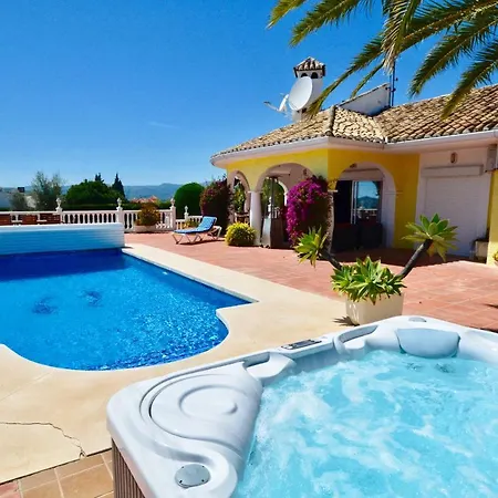 Sleeps 4 With Pool And Air Con Villa Mijas