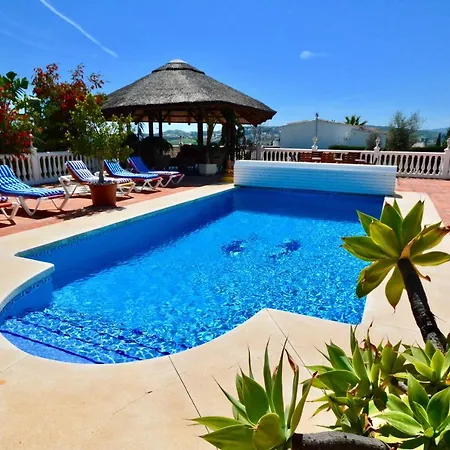 Villa Sleeps 4 With Pool And Air Con