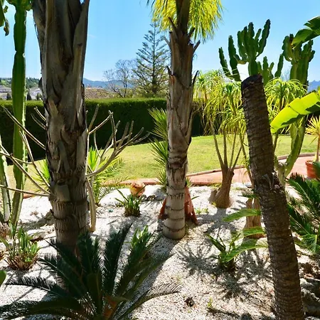 Sleeps 4 With Pool And Air Con Villa *