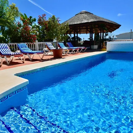 Villa Sleeps 4 With Pool And Air Con