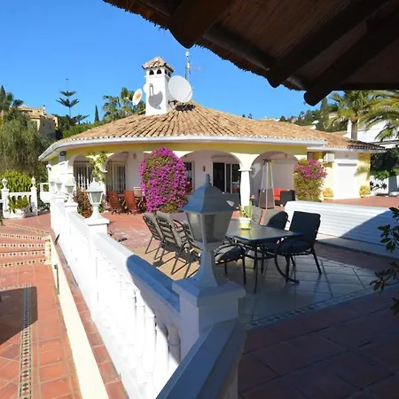 Sleeps 4 With Pool And Air Con * Mijas